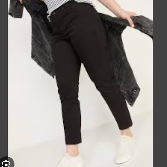 NWT Old Navy Mid Rise Skinny Everyday Khaki Pants in Black - Picture 2 of 7
